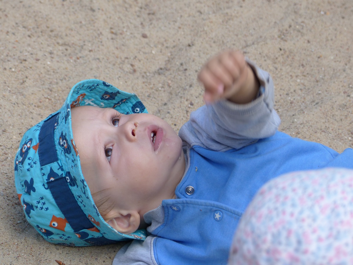 Bild Löcher in die Luft gucken...