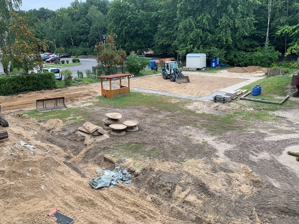 Bild Hier ein kleiner Einblick in die Baumaßnahmen unseres Spielplatzes