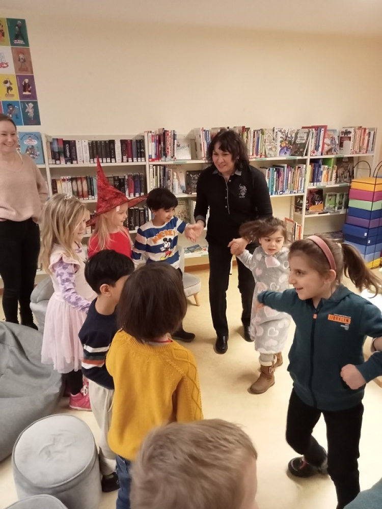 Bild Die Füchse zu Besuch in der Bibliothek