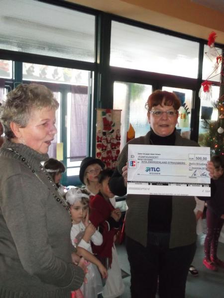 Bild Spendenübergabe...